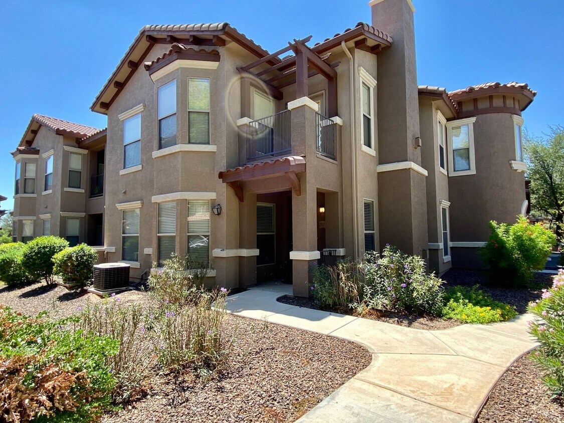 Primary Photo - Spacious 2 Bedroom 2 Bath in Gated Renaiss...