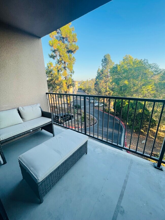 Building Photo - 7838 Cowles Mountain Ct