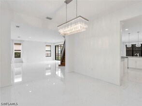Building Photo - 10008 Chesapeake Bay Dr
