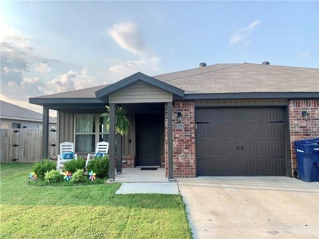 Foto del edificio - 1703 E Central St