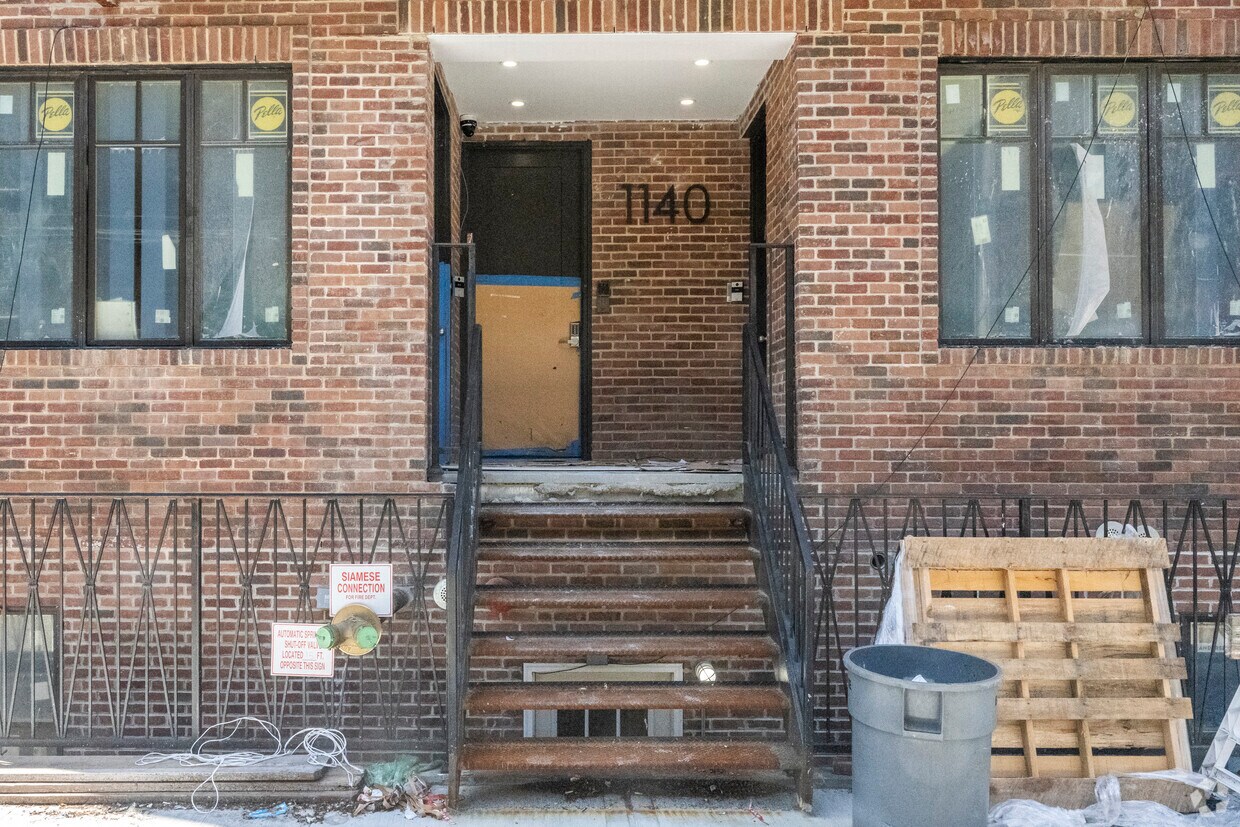 Entrada - 1140 43rd St