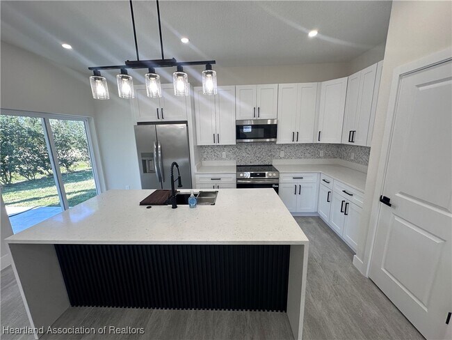 Building Photo - 619 Aston Martin Dr