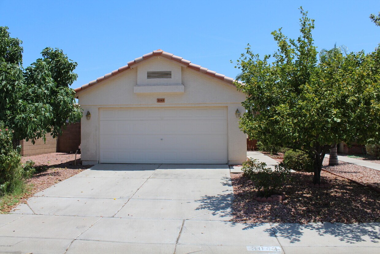 Foto principal - 3043 W Covey Ln