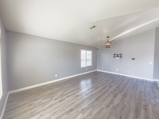 Foto del edificio - 8959 Wedgewood Ct