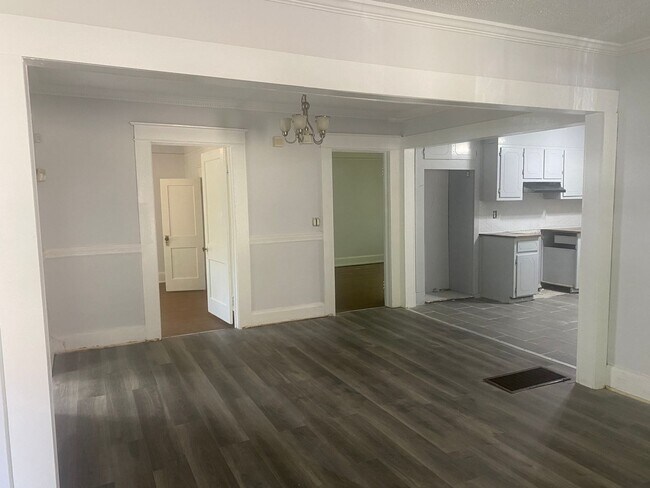 Foto del edificio - Newly Renovated 4BD/2BA Home in Peaceful N...
