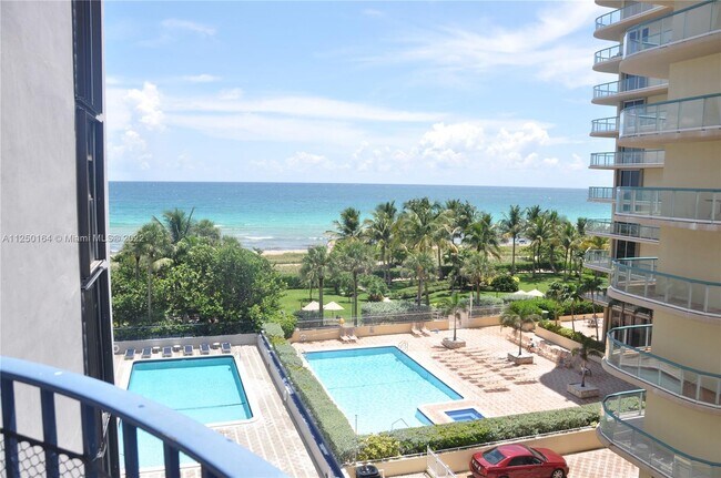 Building Photo - 8877 Collins Ave