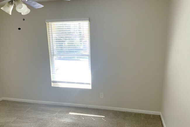 Foto del edificio - 93 Stratford Dr Nw