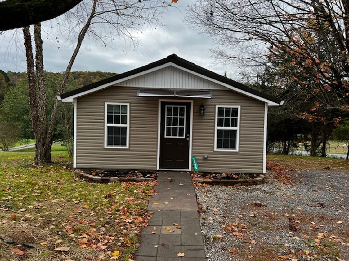 Primary Photo - 37742 Greenback - 2 bedroom, 1.5 bath home...