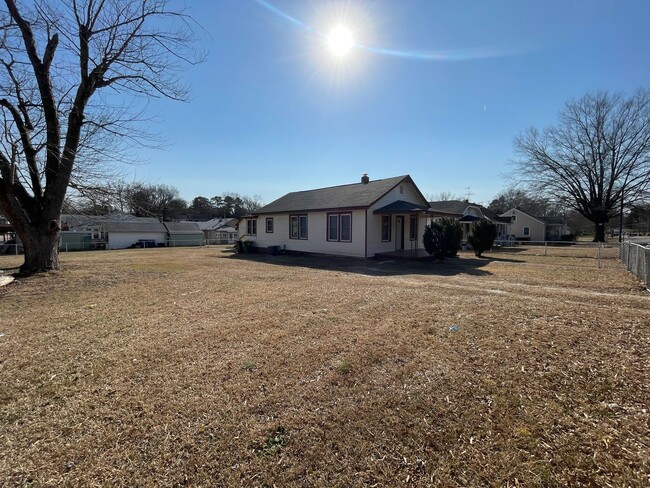 Building Photo - One-story home with front porch