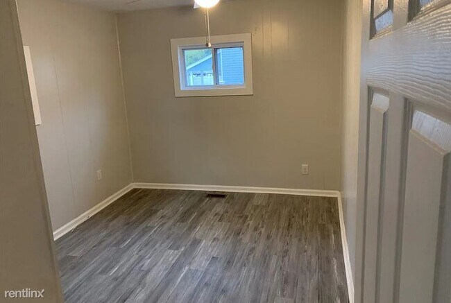Building Photo - 2 br, 1 bath House - 3201 Downes Street