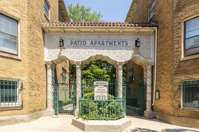 Building Photo - 1601 W Thome Ave