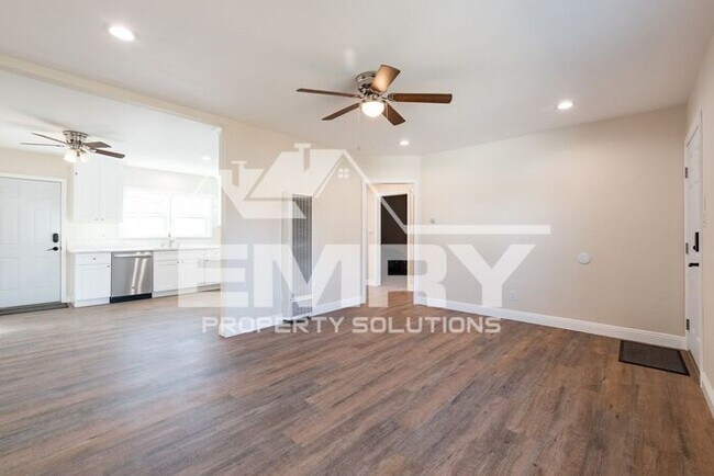 Foto del edificio - New 3 Bedroom 1 Bathroom House for Rent in Ontario CA 91764