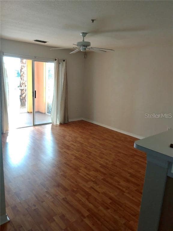Building Photo - 5447 Vineland Rd