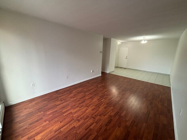 Photo du bâtiment - 225 Old Carriage Dr