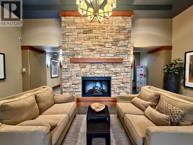 Building Photo - 3082 DAYANEE SPRING Blvd