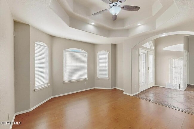 Building Photo - 3044 Tierra Fresno Dr