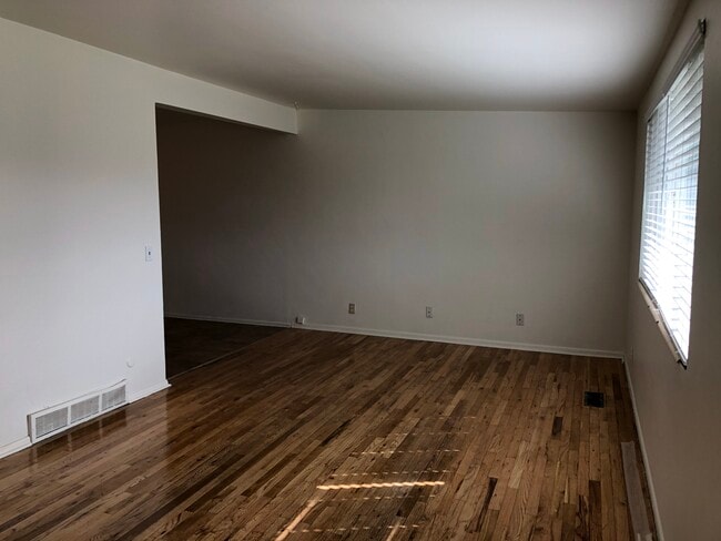 Building Photo - 2305 S 1700 E