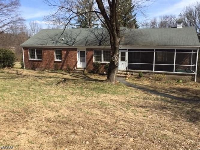 Primary Photo - 26 Horseneck Rd