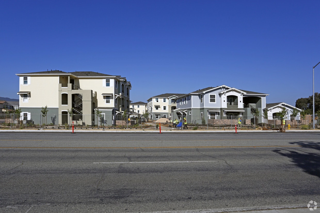 Building Photo - Harvest Park