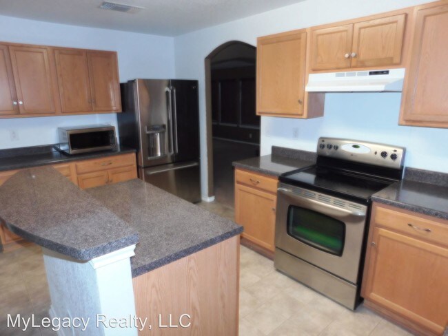 Building Photo - 4 br, 2.5 bath House - 6234 Royal Ridge