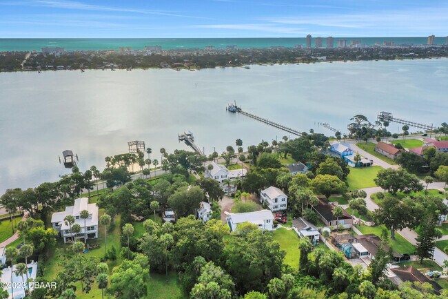 Foto del edificio - 502 S Beach St