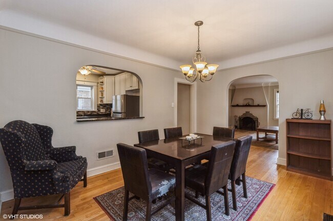 Foto del edificio - 4844 W Berwyn Ave