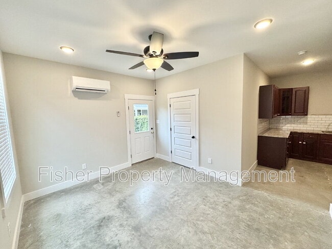 Foto del edificio - 202 W 15th St