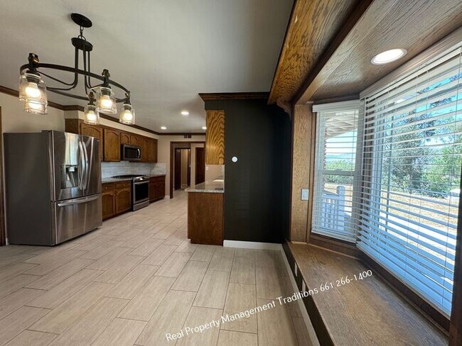 Foto del edificio - Spectacular Acton Home -- Rare Opportunity!