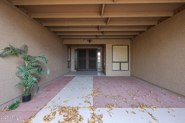 Building Photo - 26033 S Hollygreen Dr