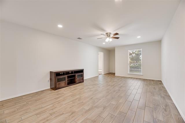 Foto del edificio - 5302 Wooten Dr