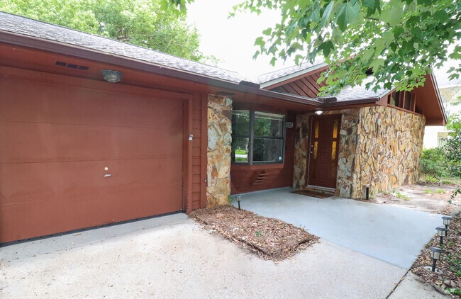 Building Photo - 137 Porter Dr