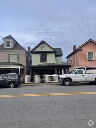 Building Photo - 423 Warwood Ave