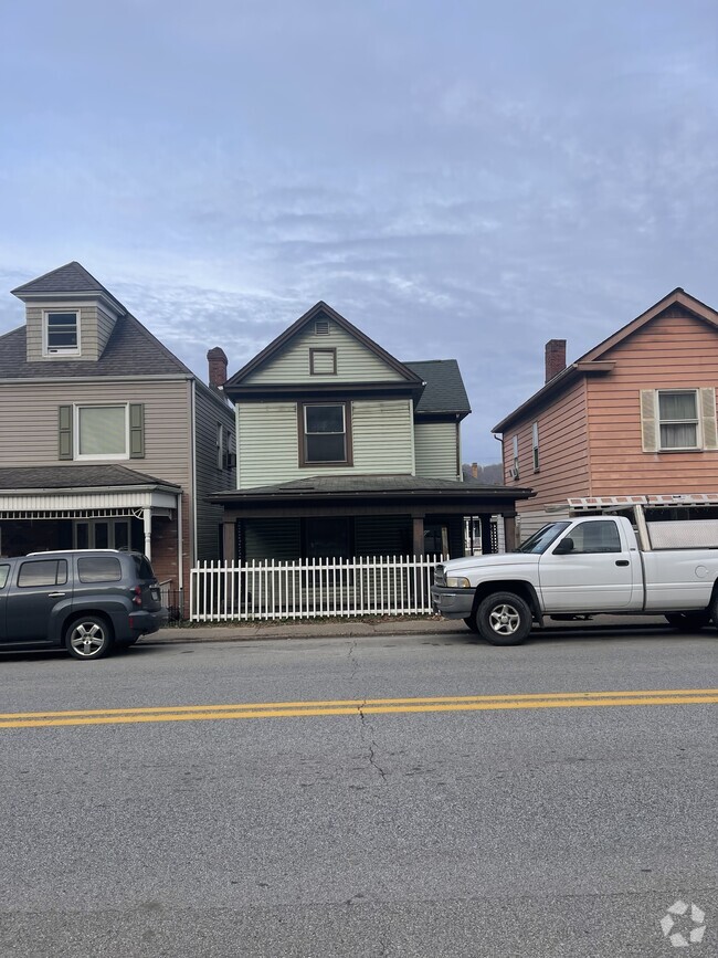 Building Photo - 423 Warwood Ave