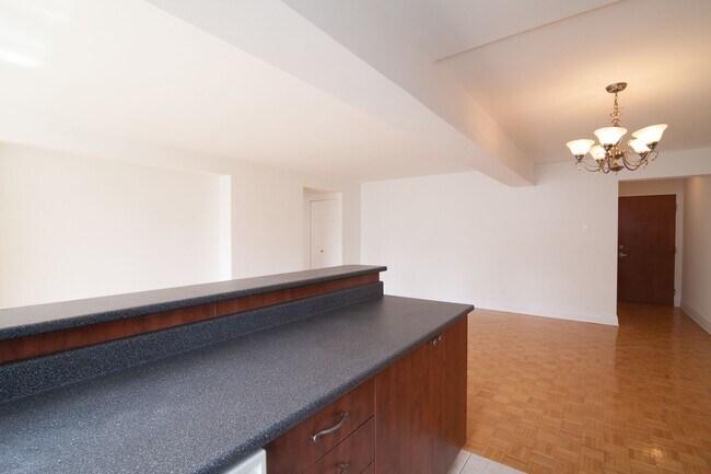 Building Photo - 3421 Rue Drummond