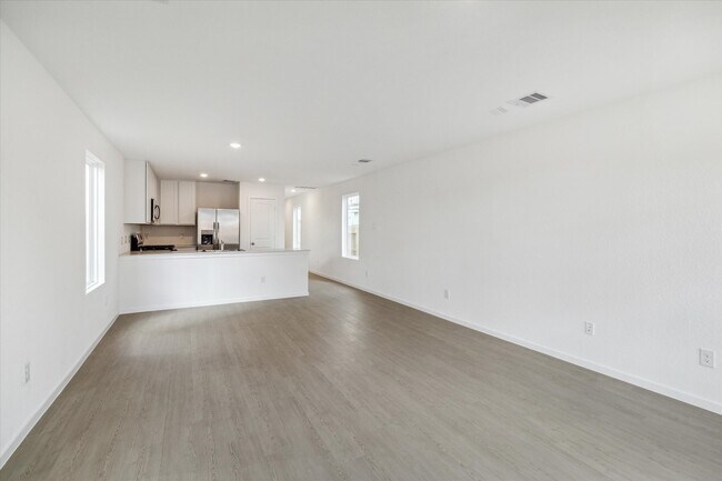 Foto del edificio - 18246 Via Aurelia Dr