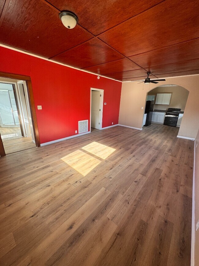 Foto del edificio - 807 N Logan St