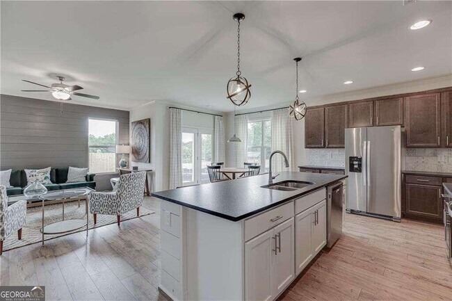Building Photo - 5524 Garens Way