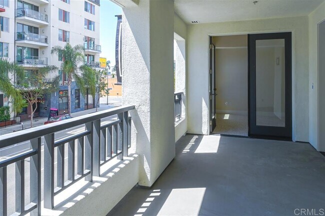 Foto del edificio - 3275 Fifth Ave-