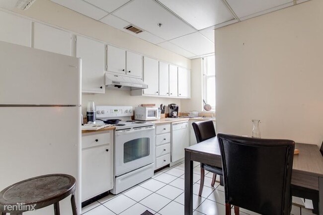 Building Photo - 2 br, 1 bath Apartment - 709 S 3rd St