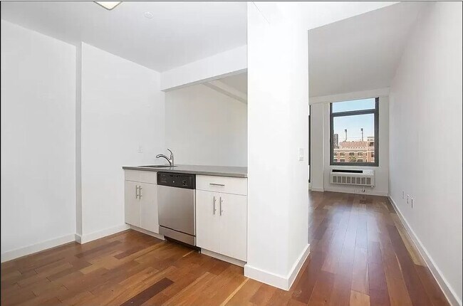 Building Photo - 321 East 3rd Street