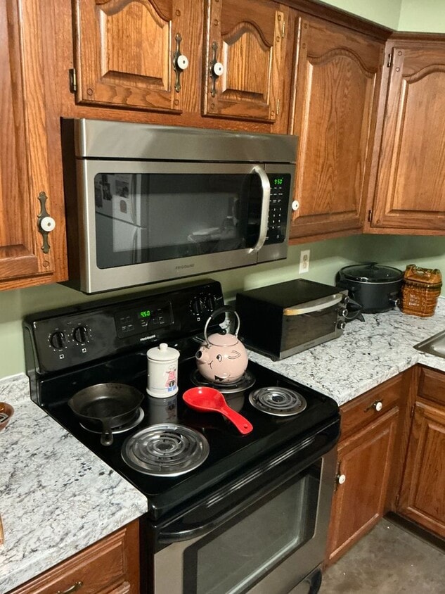 Primary Photo - Large 2 bedroom 2 bathes condo
