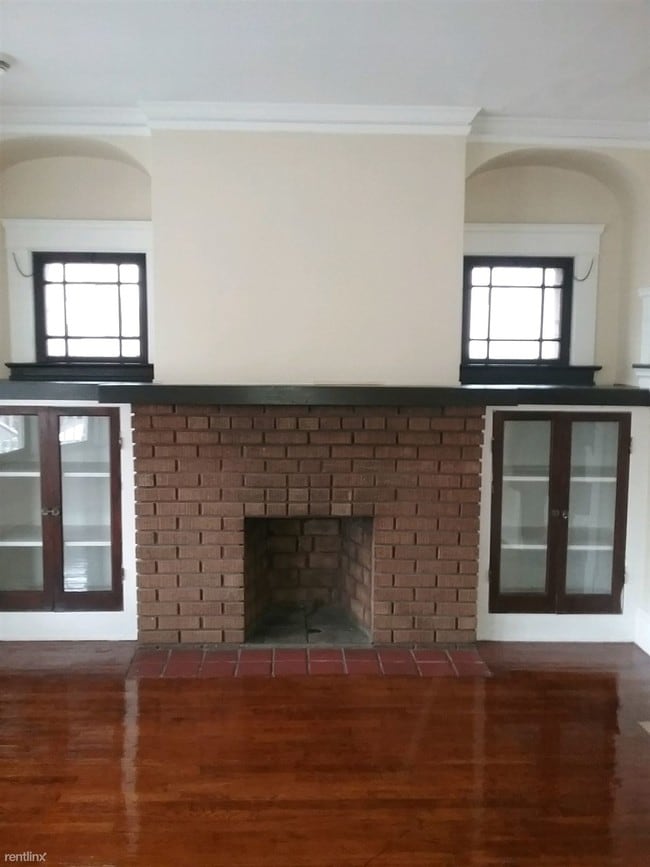 Building Photo - 12401 Buckingham Ave
