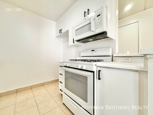 Foto del edificio - 7372 Hawthorn Ave