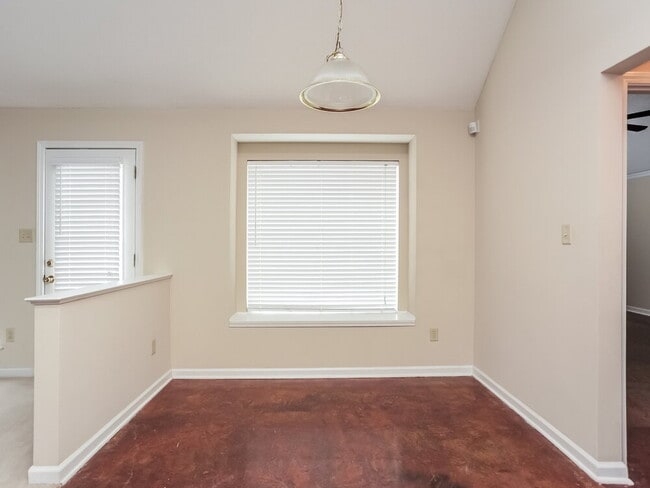 Foto del edificio - 5408 Hidden Meadows Dr