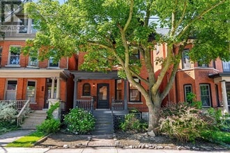 Building Photo - 131 Markland St