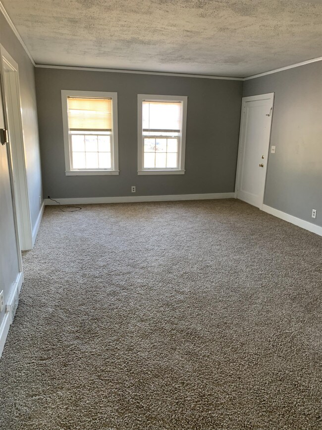 Building Photo - 409 N Whitworth Ave