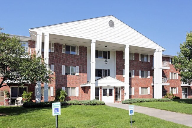 Foto del edificio - Colonial Heights