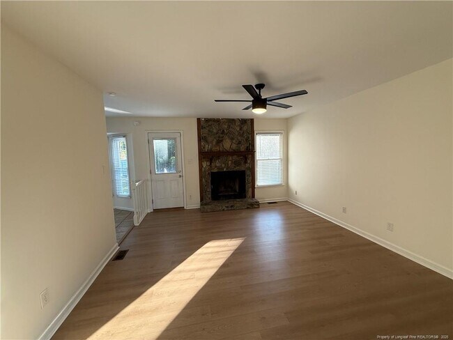 Foto del edificio - 6537 Grist Mill Rd