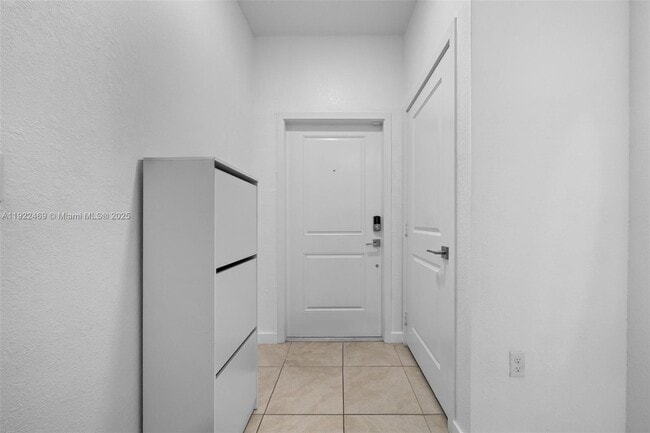 Foto del edificio - 757 SW 11th St