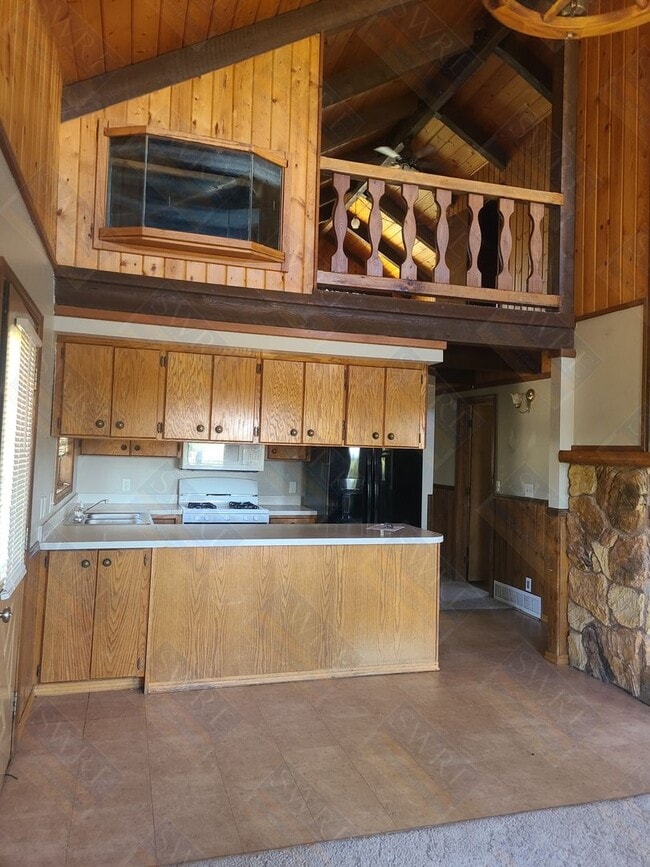 Building Photo - 618 Barlow-